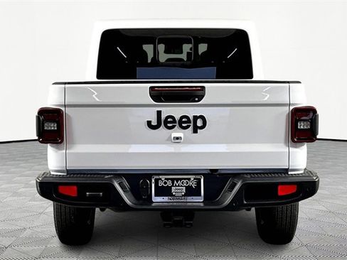 New 2025 Jeep Gladiator Sport image 5