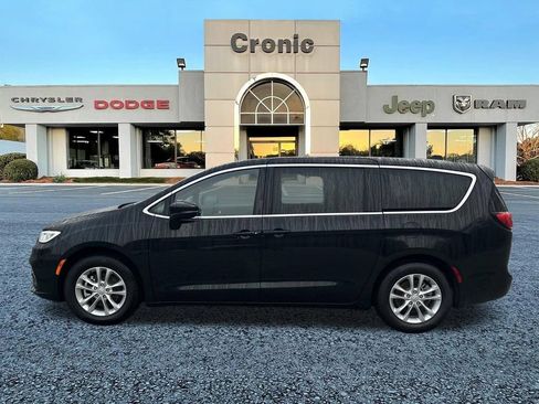 New 2026 Chrysler Pacifica Select FWD image 7