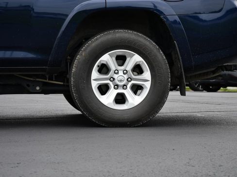 Used 2024 Toyota 4Runner SR5 AWD/4WD image 11