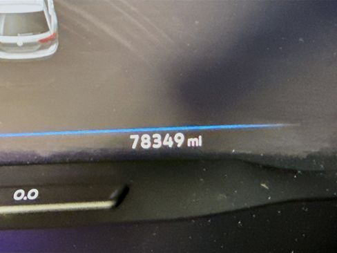 Used 2018 Volkswagen Tiguan SEL Premium image 16