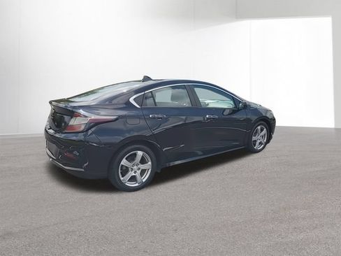 Used 2017 Chevrolet Volt LT w/ Comfort Package FWD image 9
