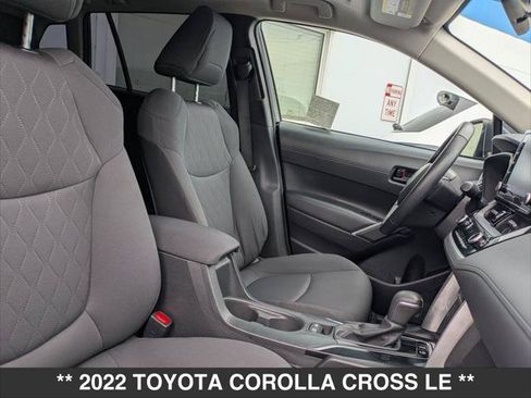 Used 2022 Toyota Corolla Cross LE w/ Moonroof Package AWD/4WD image 21