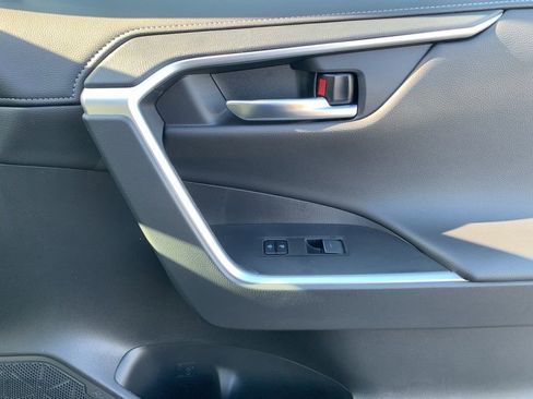 New 2025 Toyota RAV4 Limited image 19