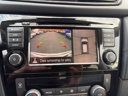 Used 2019 Nissan Rogue SL w/ Premium Package AWD/4WD image 28