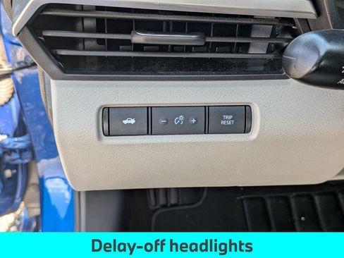 Used 2025 Nissan Altima 2.5 SV FWD image 19