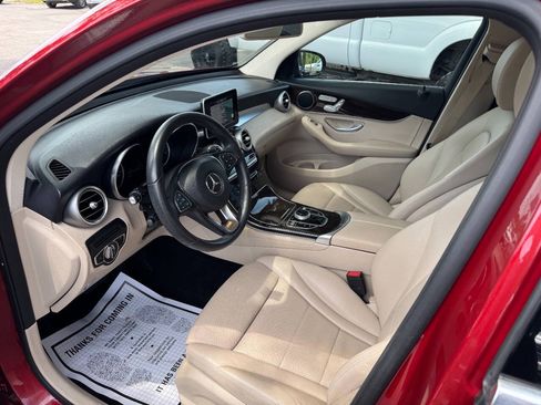 Used 2019 Mercedes-Benz GLC 300 4MATIC image 10