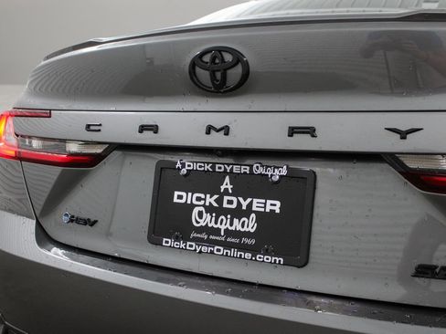 Used 2025 Toyota Camry SE w/ Multimedia Upgrade Package FWD image 33