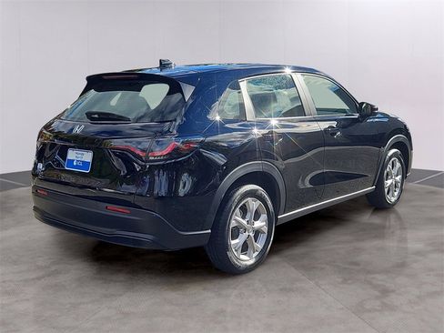 Certified 2023 Honda HR-V LX image 2