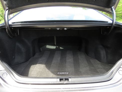 Used 2014 Toyota Camry LE FWD image 17