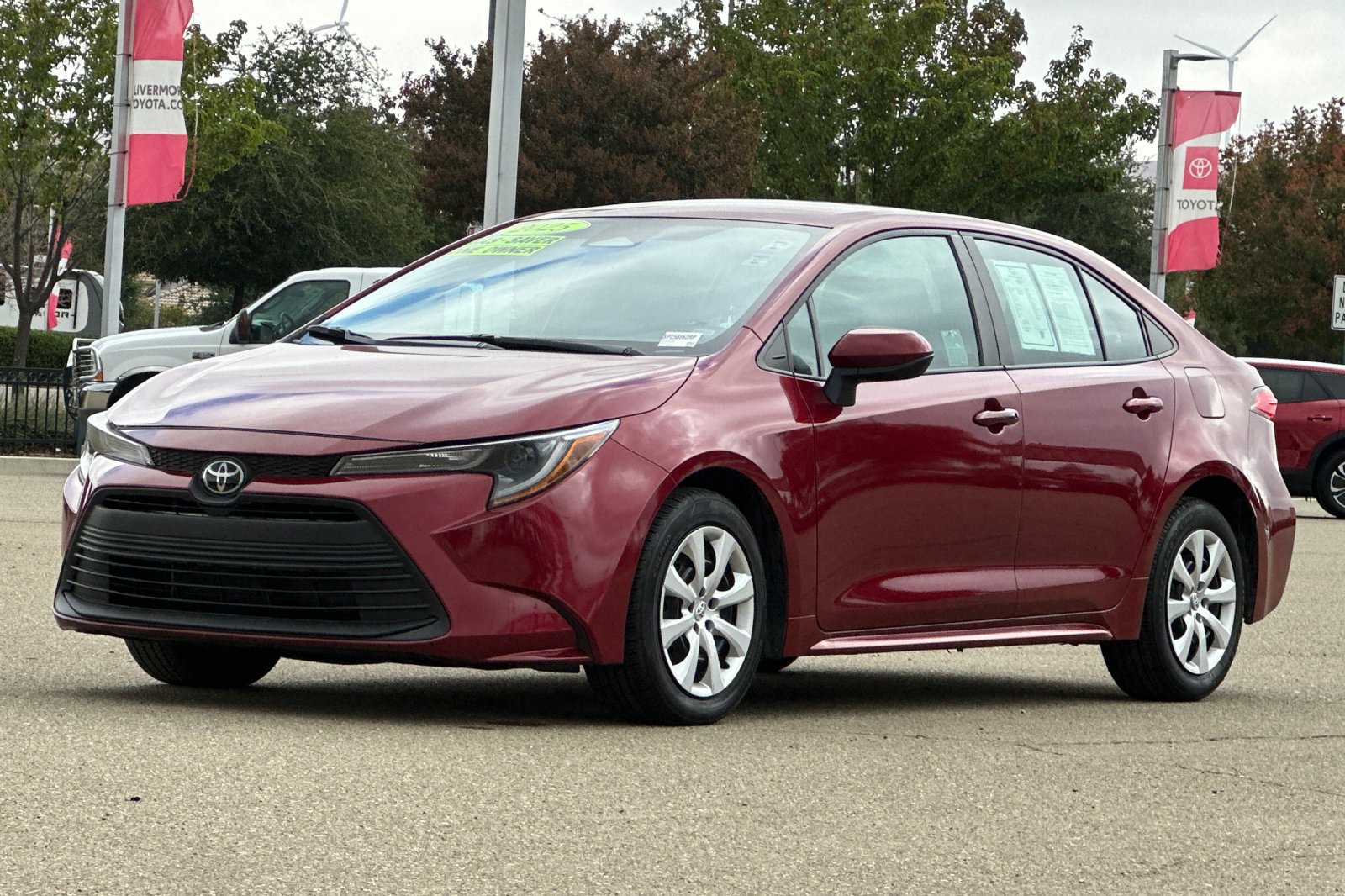 Used 2025 Toyota Corolla LE FWD image 8