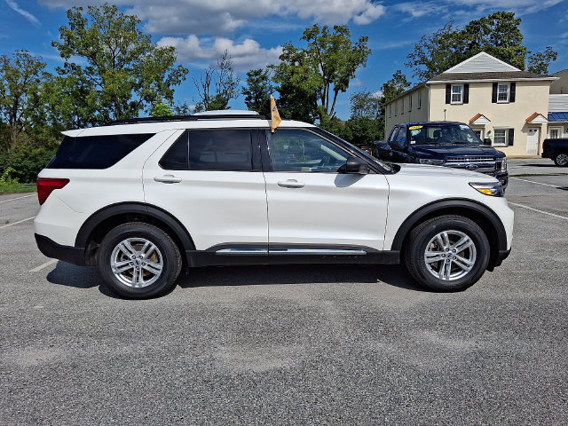 Certified 2023 Ford Explorer XLT w/ Equipment Group 202A AWD/4WD image 17