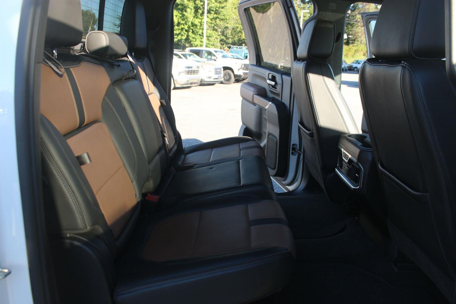 Used 2021 Chevrolet Silverado 2500 High Country AWD/4WD image 37