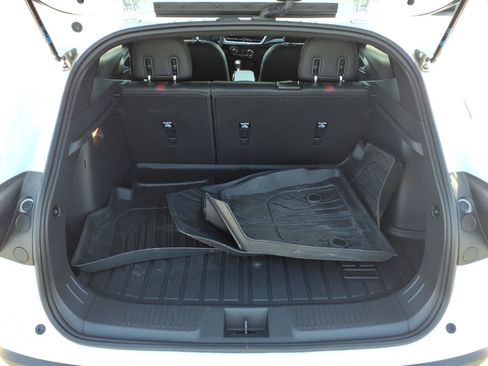 Used 2024 Chevrolet Trax RS FWD image 21