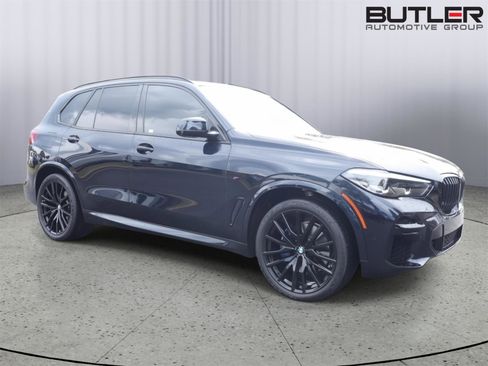Used 2022 BMW X5 xDrive40i w/ M Sport Package AWD/4WD image 3