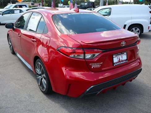 Used 2021 Toyota Corolla SE w/ SE Premium Package FWD image 3