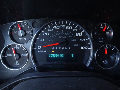 Used 2018 Chevrolet Express 2500 RWD 2500 135 w/ Driver Convenience Package image 18