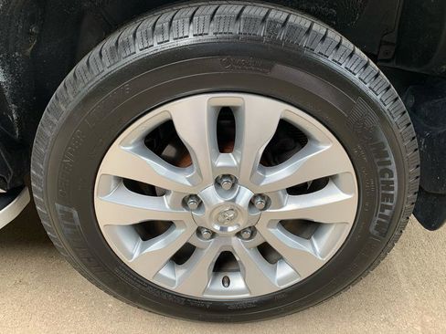 Used 2010 Toyota Sequoia Platinum RWD image 16