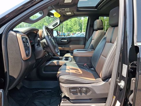 Used 2019 Chevrolet Silverado 1500 High Country w/ High Country Premium Package AWD/4WD image 14