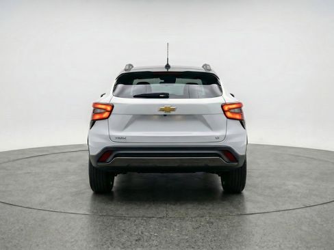 Used 2025 Chevrolet Trax LT w/ LT Convenience Package FWD image 7