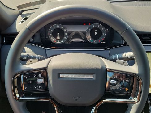 Used 2024 Land Rover Range Rover Evoque Dynamic SE image 18