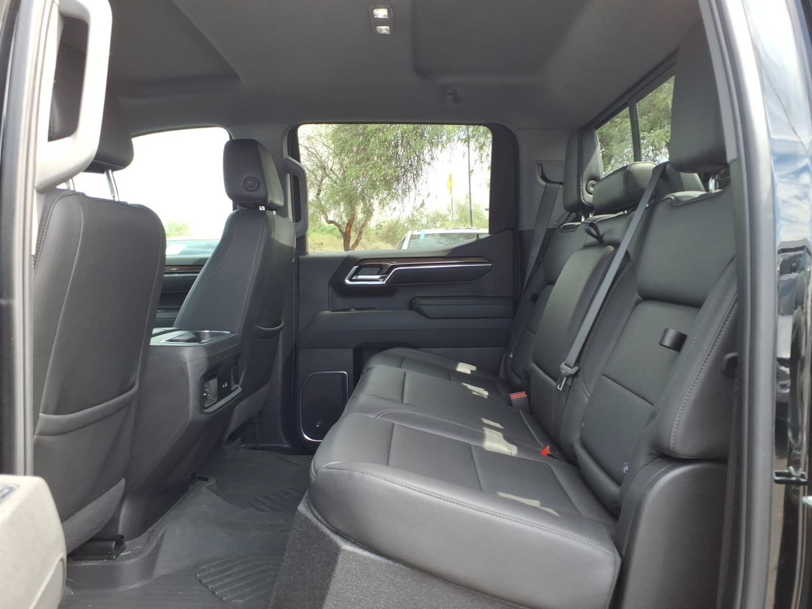 Used 2025 Chevrolet Silverado 1500 LT Trail Boss w/ LT Trail Boss Premium Package AWD/4WD image 15