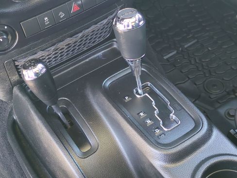 Used 2017 Jeep Wrangler Unlimited Sport image 38