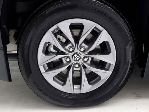 Used 2024 Toyota Sienna LE image 36