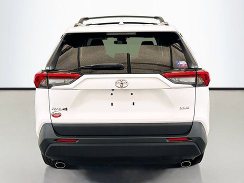 Used 2023 Toyota RAV4 XLE w/ Convenience Package FWD image 5
