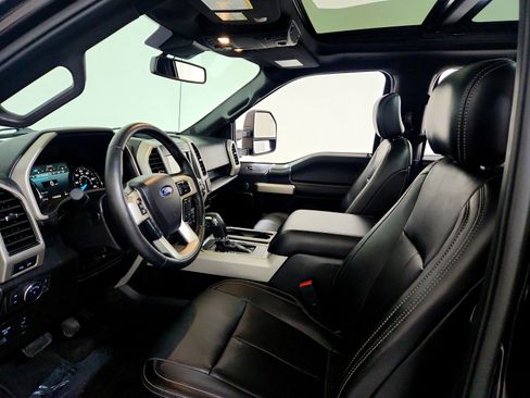 Used 2019 Ford F150 Lariat image 17