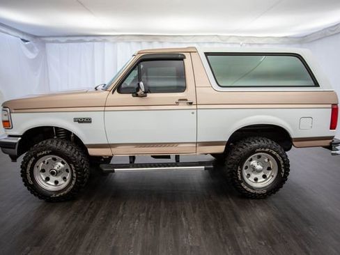 Used 1996 Ford Bronco XLT image 7
