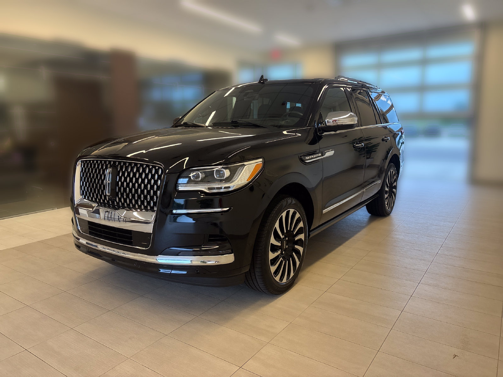 Certified 2024 Lincoln Navigator Black Label AWD/4WD image 4