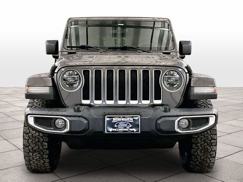 Used 2018 Jeep Wrangler Unlimited Sahara image 3