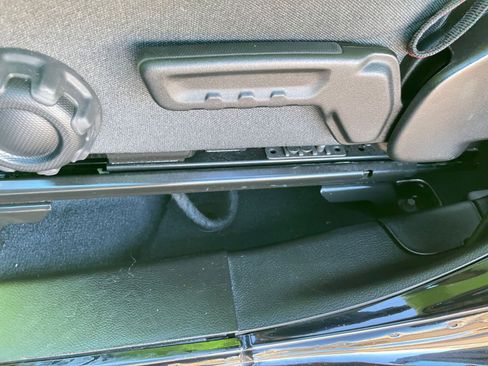 Used 2025 Jeep Wrangler Unlimited Rubicon image 23