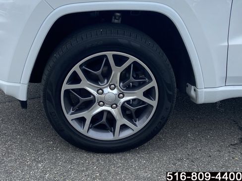 Used 2020 Jeep Grand Cherokee Overland AWD/4WD image 11
