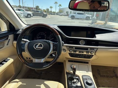 Used 2015 Lexus ES 350 w/ Premium Package FWD image 16
