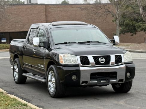 Used 2006 Nissan Titan LE w/ (U01) Nissan Navigation Pkg RWD image 3