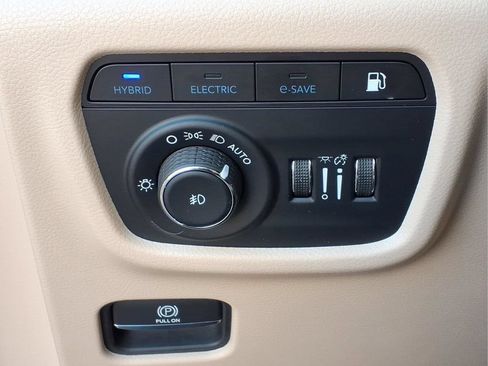 Used 2022 Jeep Grand Cherokee Limited 4xe w/ Luxury Tech Group II AWD/4WD image 21
