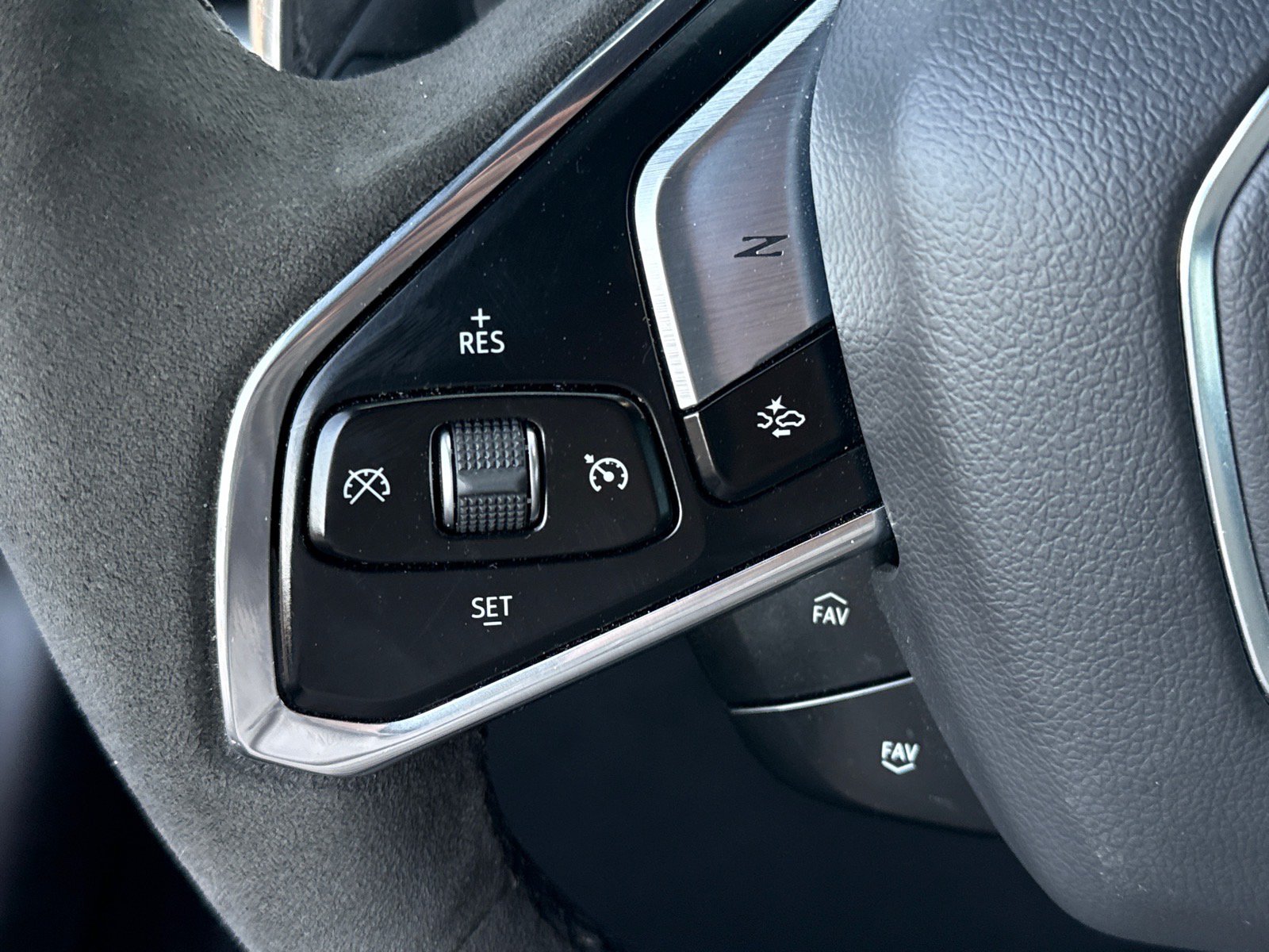Used 2024 Chevrolet Corvette Stingray Preferred Cpe w/ Z51 Performance Package RWD image 20