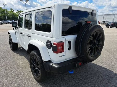 Used 2024 Jeep Wrangler Unlimited Sahara w/ Safety Group AWD/4WD image 4