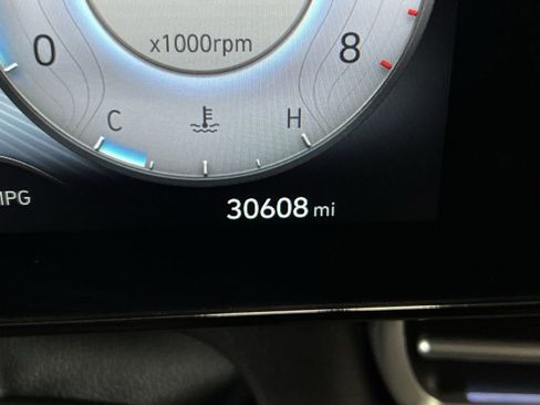 Used 2023 Hyundai Elantra Limited w/ Cargo Package image 17