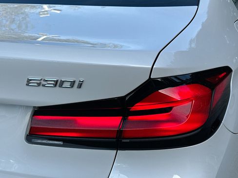 Certified 2023 BMW 530i w/ Premium Package image 33