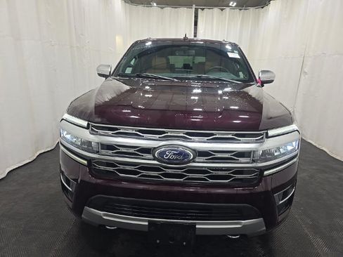 Certified 2024 Ford Expedition Platinum AWD/4WD image 4