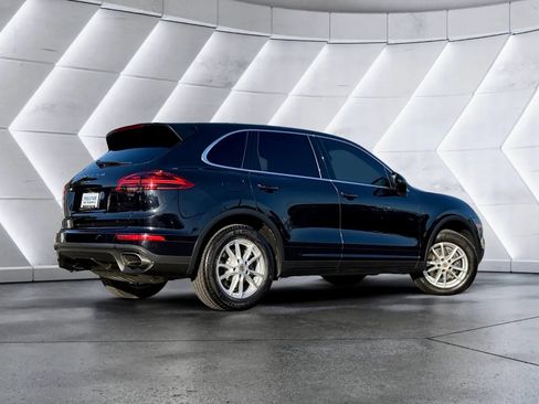 Used 2016 Porsche Cayenne AWD/4WD image 7