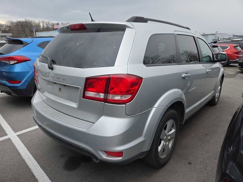 Used 2012 Dodge Journey SXT w/ Flexible Seating Group image 3