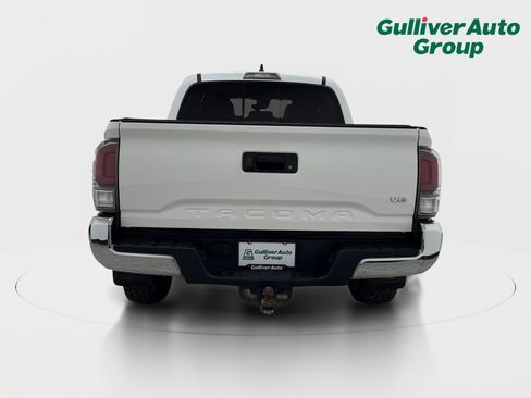 Used 2020 Toyota Tacoma TRD Off-Road AWD/4WD image 7