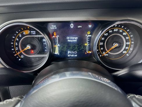Used 2022 Jeep Wrangler Unlimited Sahara w/ LED Lighting Group AWD/4WD image 24
