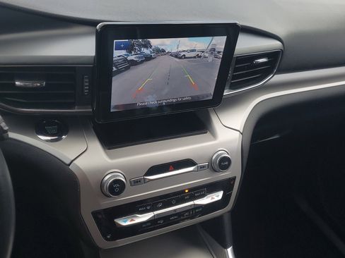 Used 2022 Ford Explorer XLT w/ Equipment Group 202A image 28