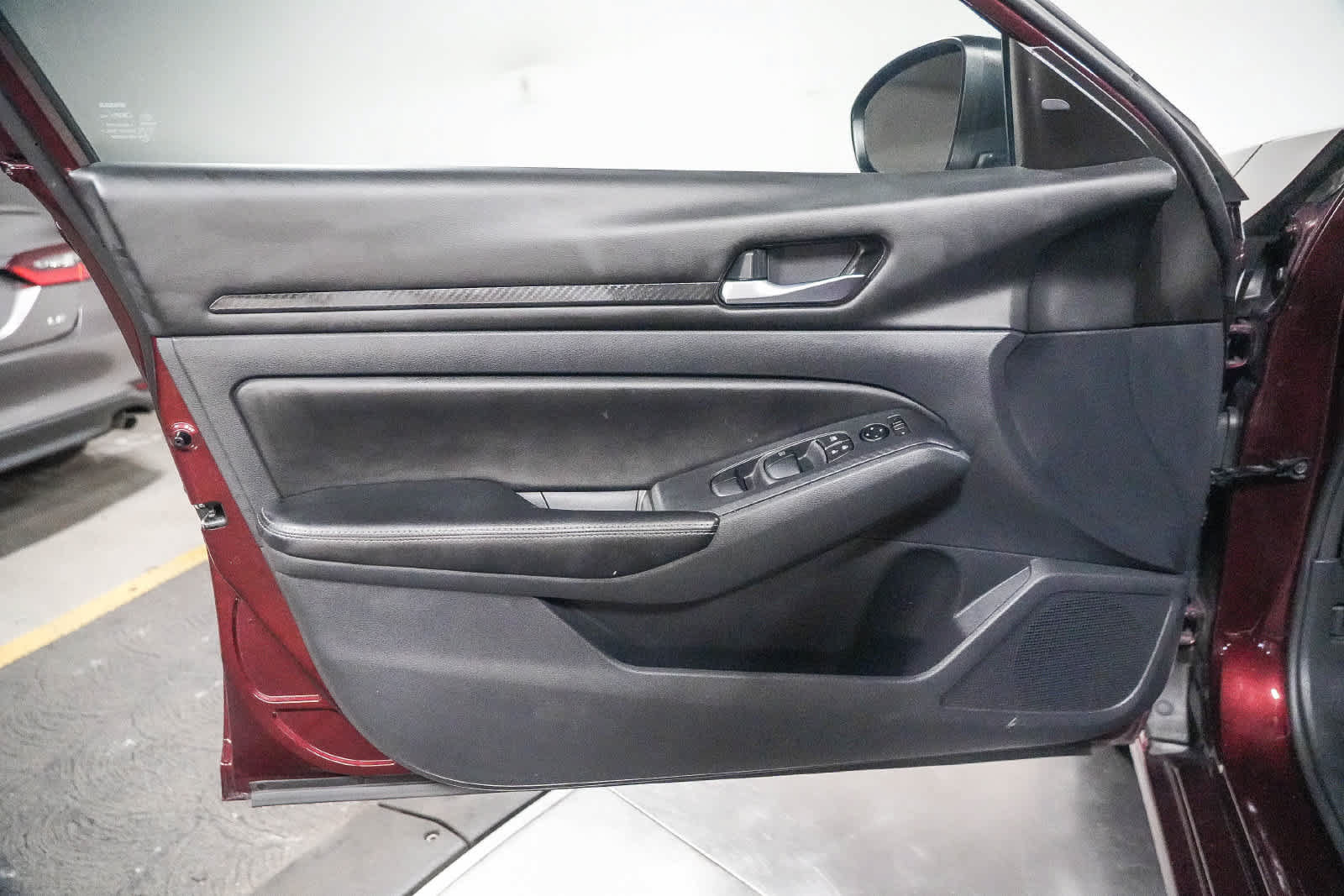 Used 2024 Nissan Altima 2.5 SV FWD image 18
