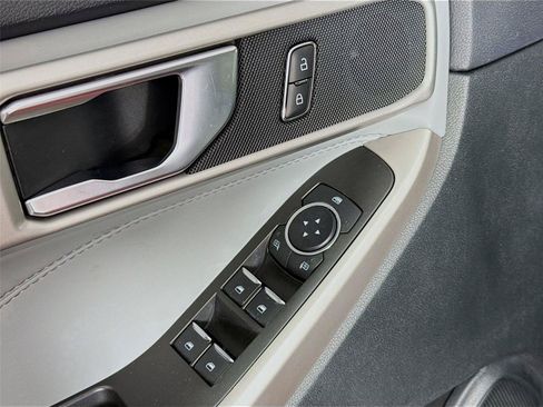 Used 2024 Ford Explorer XLT w/ Equipment Group 202A AWD/4WD image 20