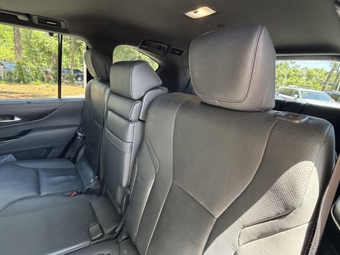 Used 2022 Lexus LX 600 4WD w/ Accessory Package (Z1) image 32